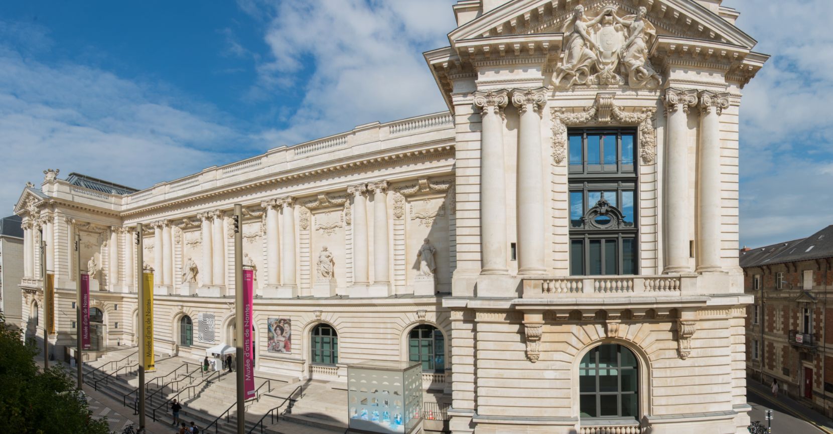 Facade extérieure vue de côté