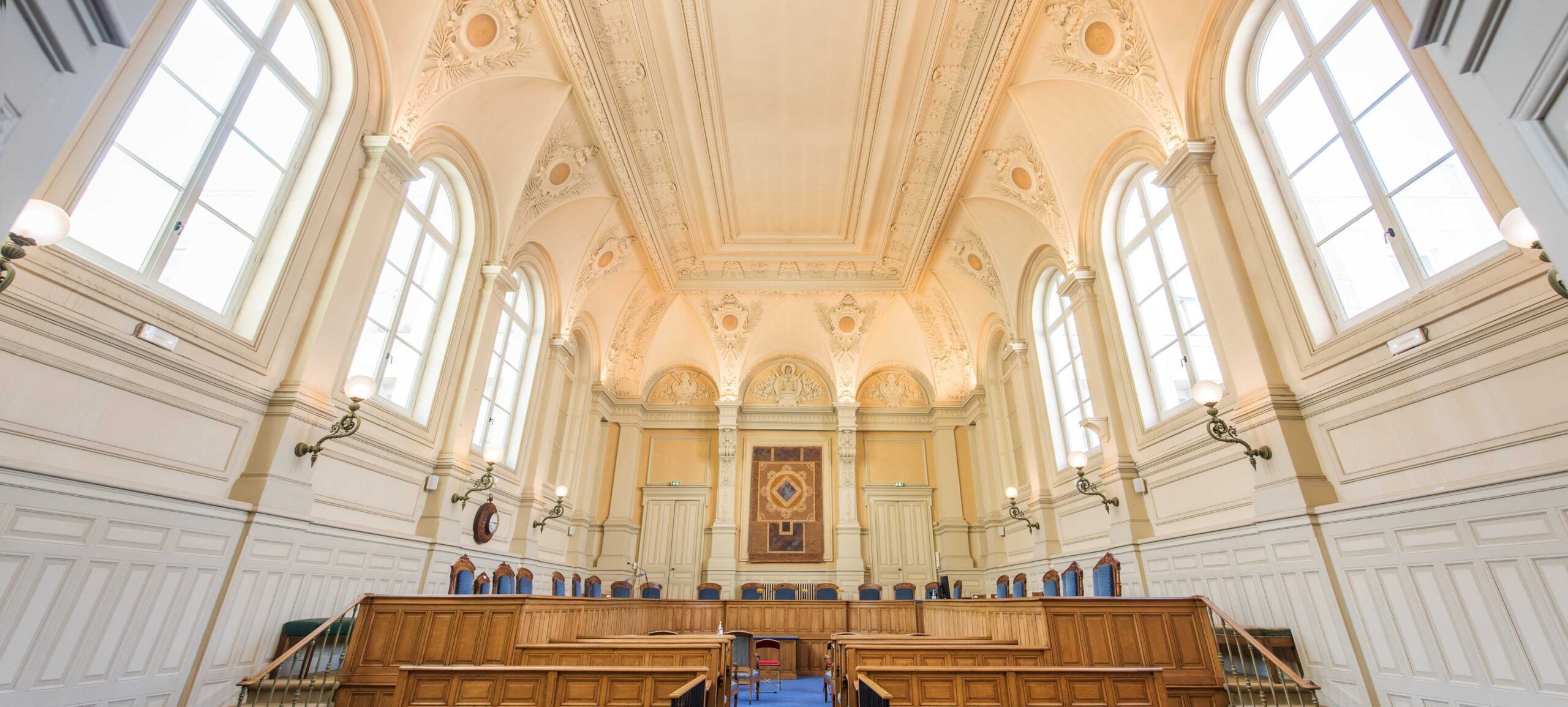 palais de justice hall